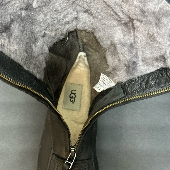 UGG Waterproof Leather Winter Boots (Size 8 US) - Picture 8 of 9